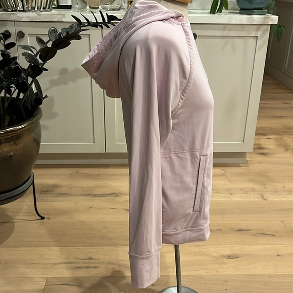 NWOT Care + Ware by Oscar de la Renta Chest port access hoodie - Picture 6 of 12